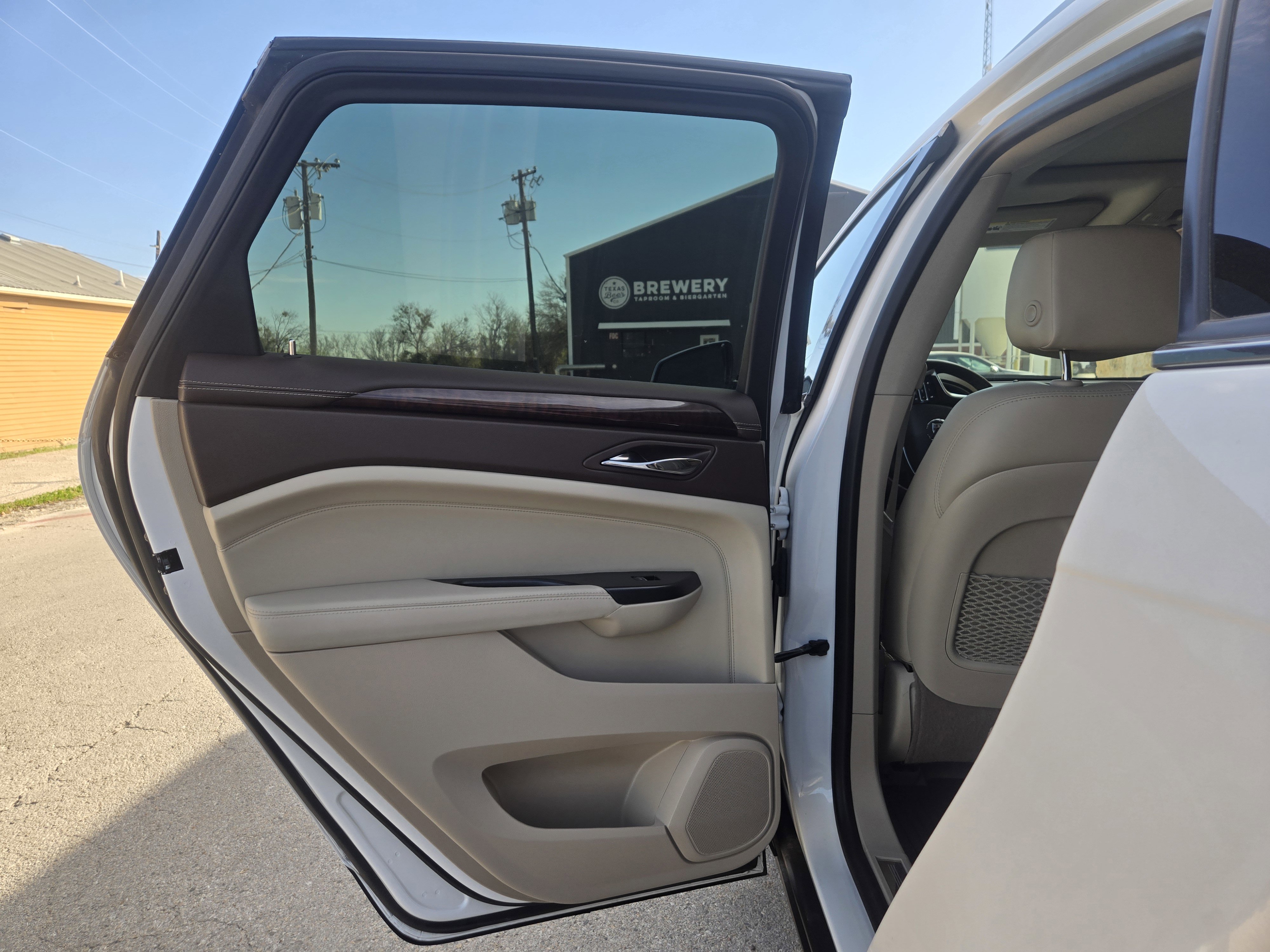 Used 2014 Cadillac SRX Luxury w/ Driver Awareness Package image 6