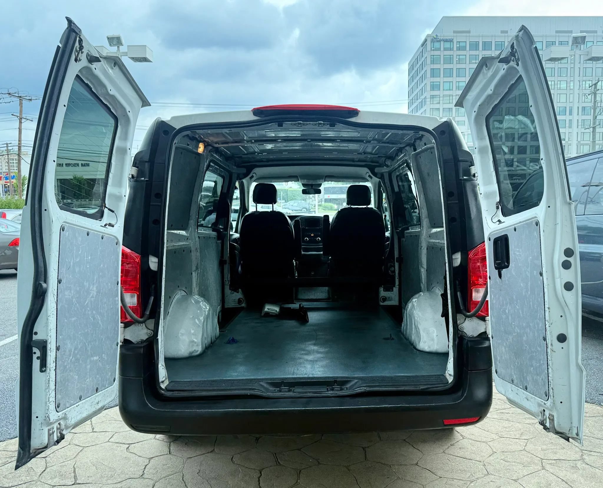 Used 2017 Mercedes-Benz Metris image 31