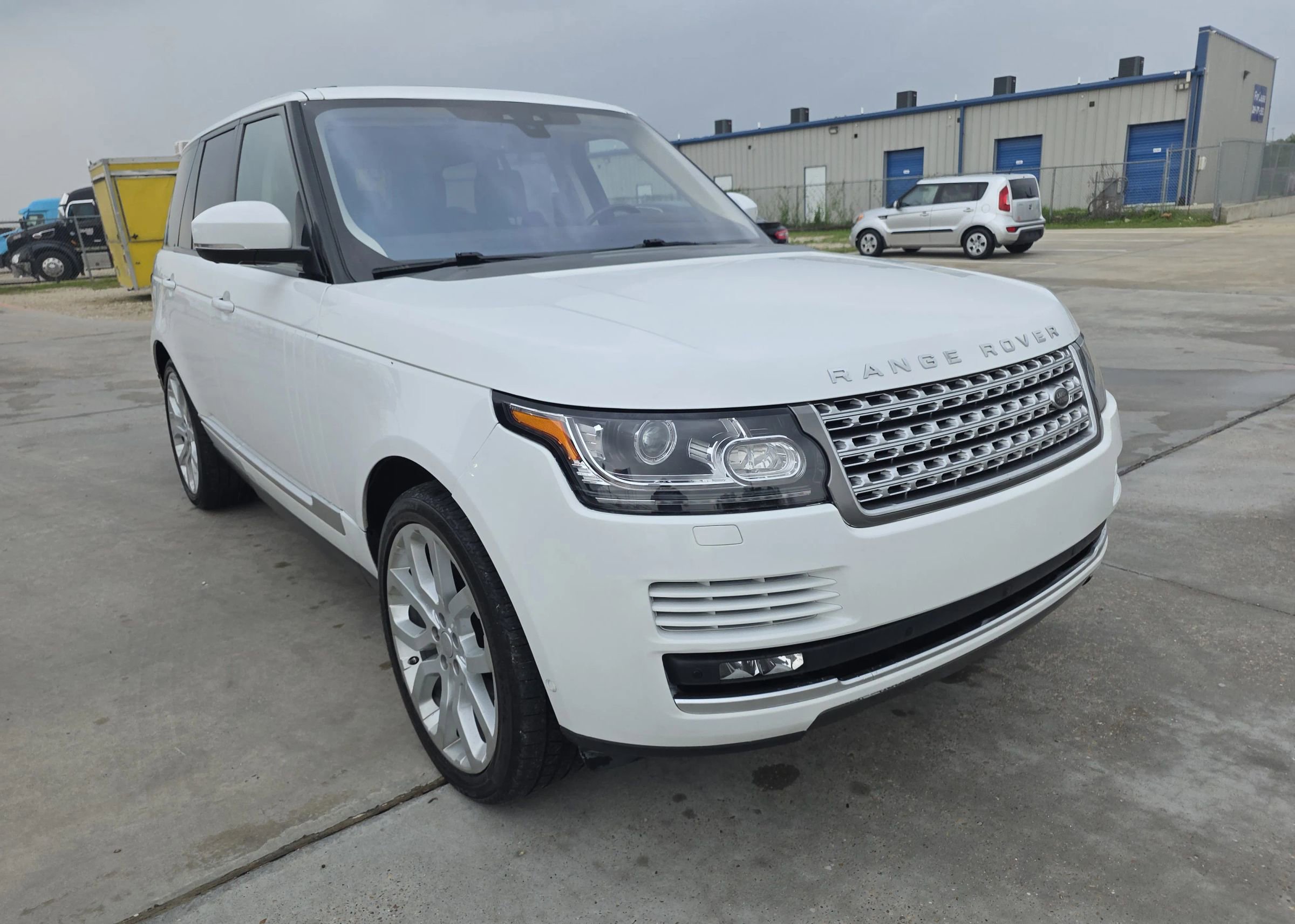 Used 2017 Land Rover Range Rover HSE AWD/4WD image 6