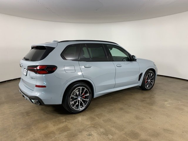 Used 2026 BMW X5 xDrive50e w/ M Sport Package image 34