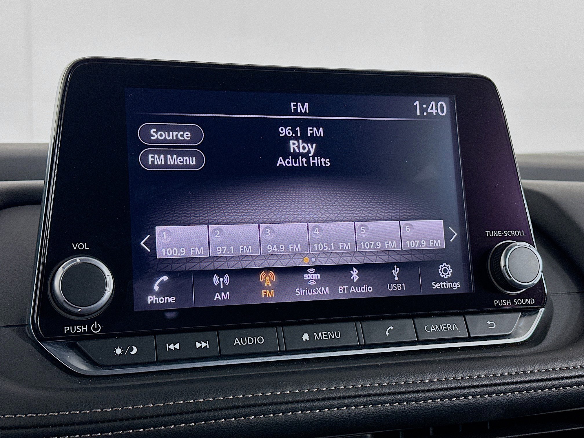 Used 2025 Nissan Rogue SV AWD/4WD image 21