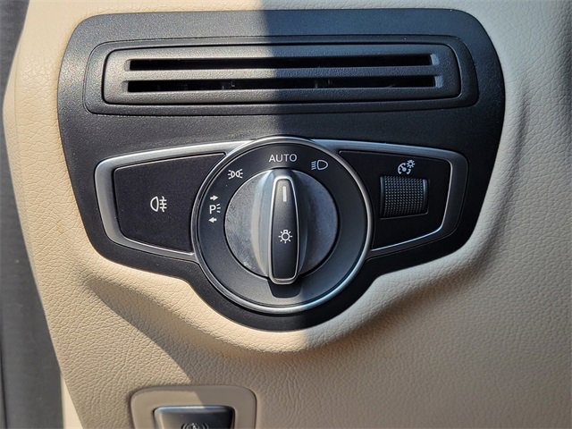 Used 2022 Mercedes-Benz GLC 300 4MATIC image 25