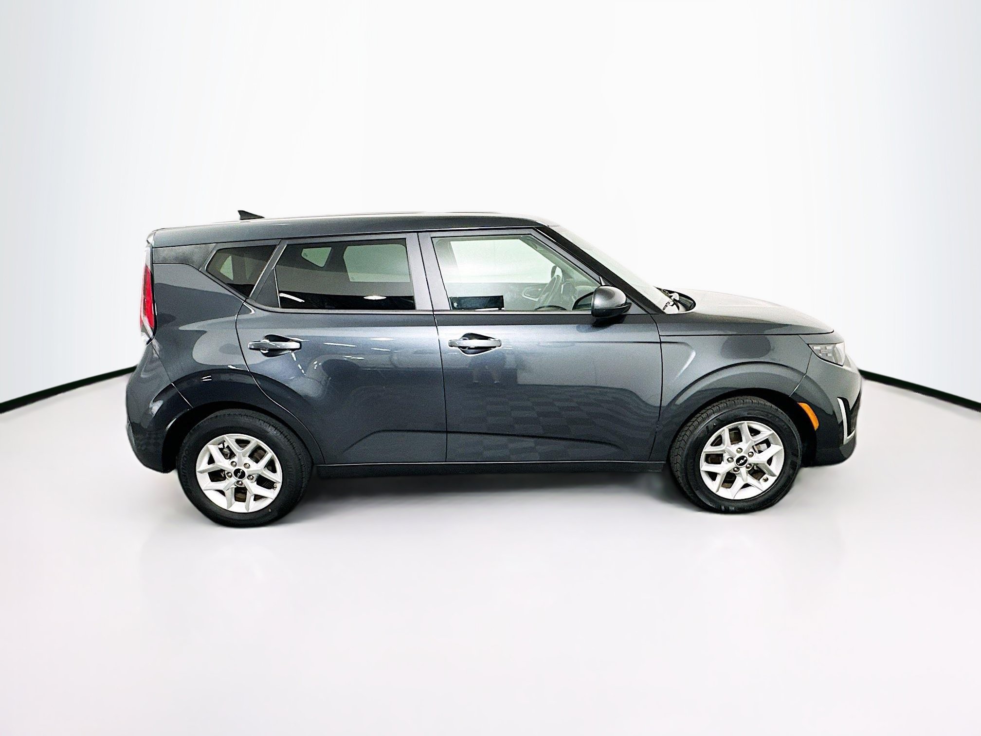 Used 2025 Kia Soul LX w/ LX Technology Package FWD image 10