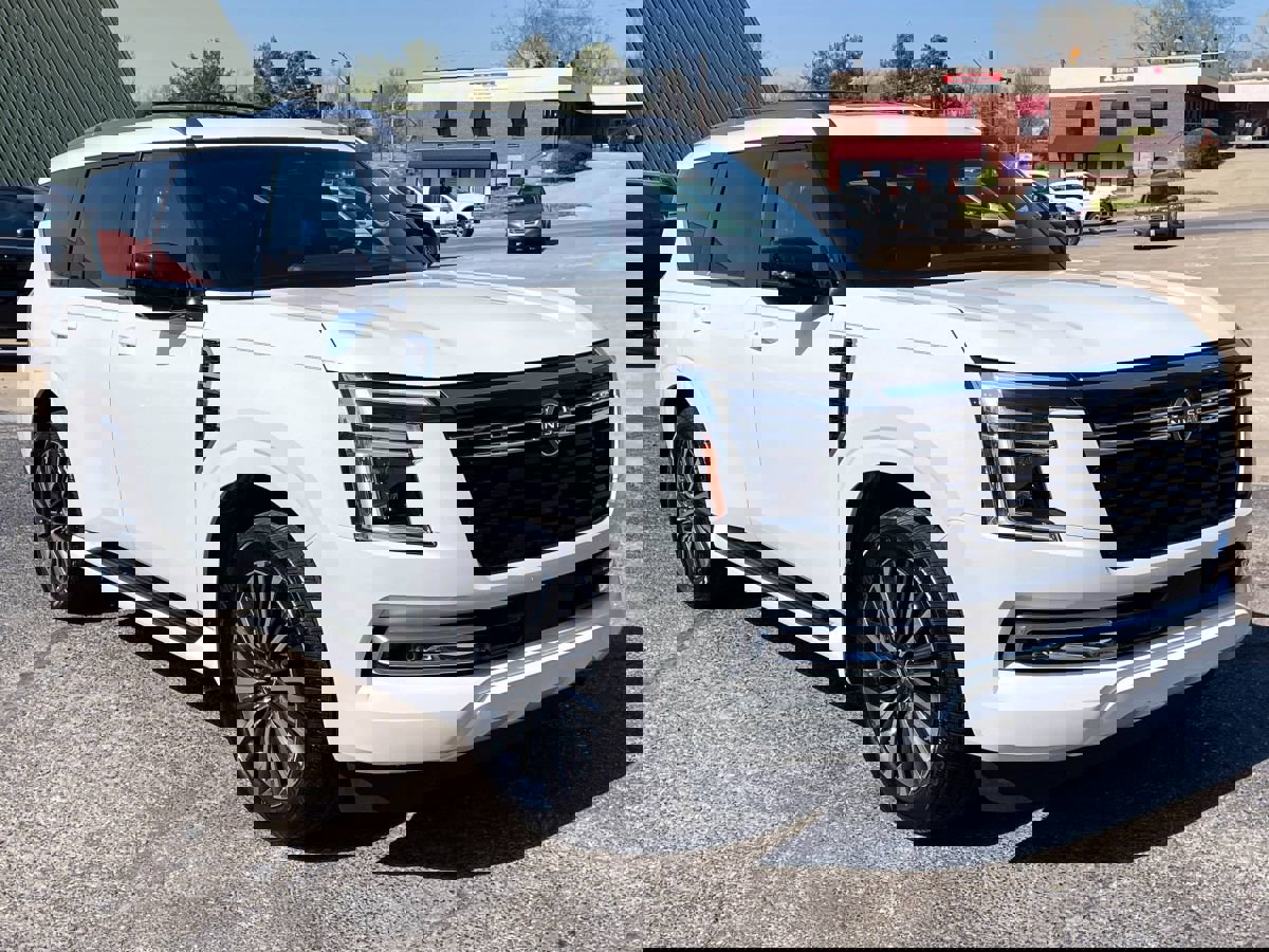 Used 2025 Nissan Armada Platinum Reserve image 2
