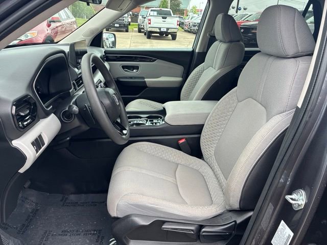 Used 2023 Honda Pilot LX image 15