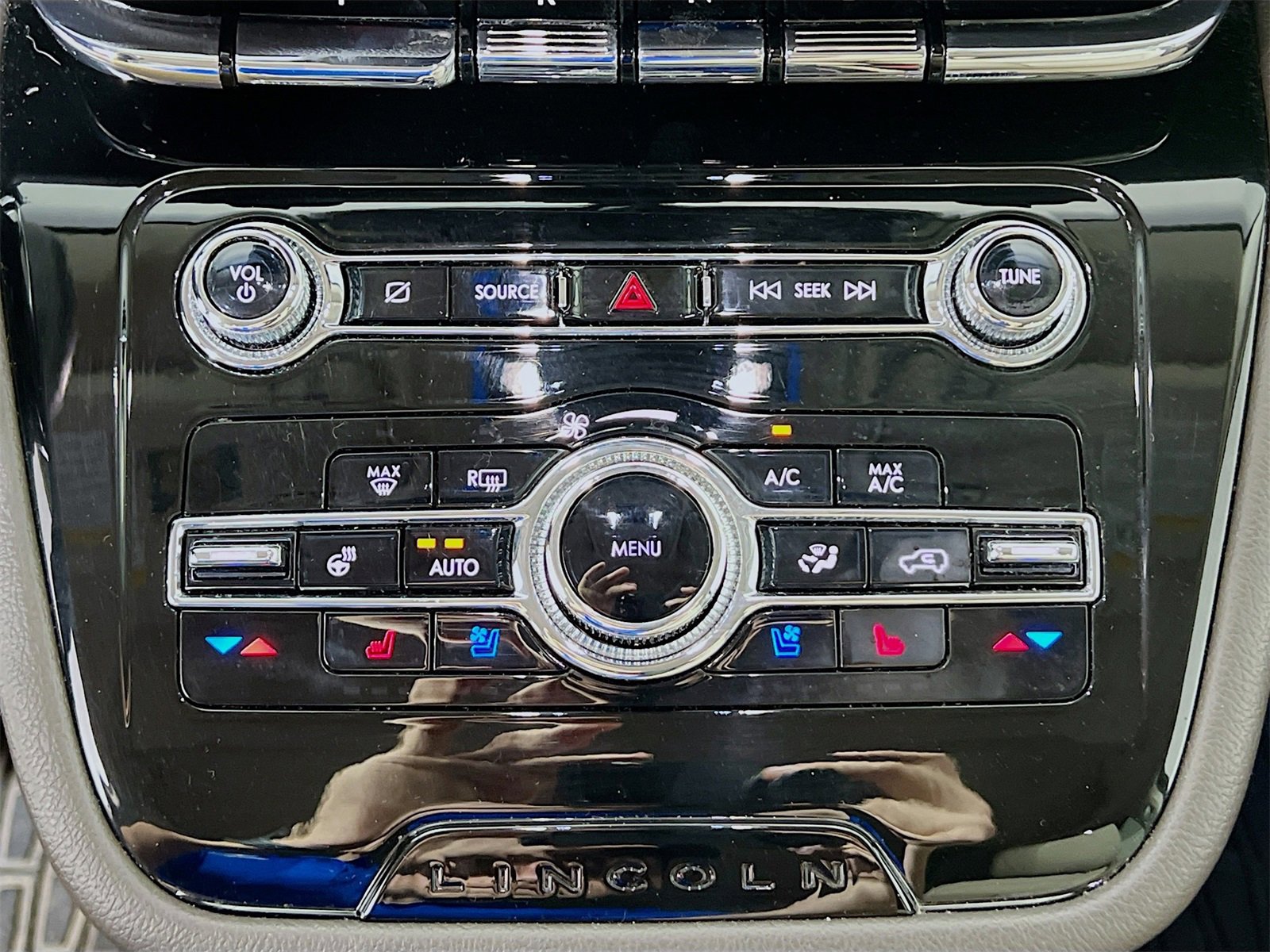 Used 2022 Lincoln Corsair Reserve w/ Elements Package image 19