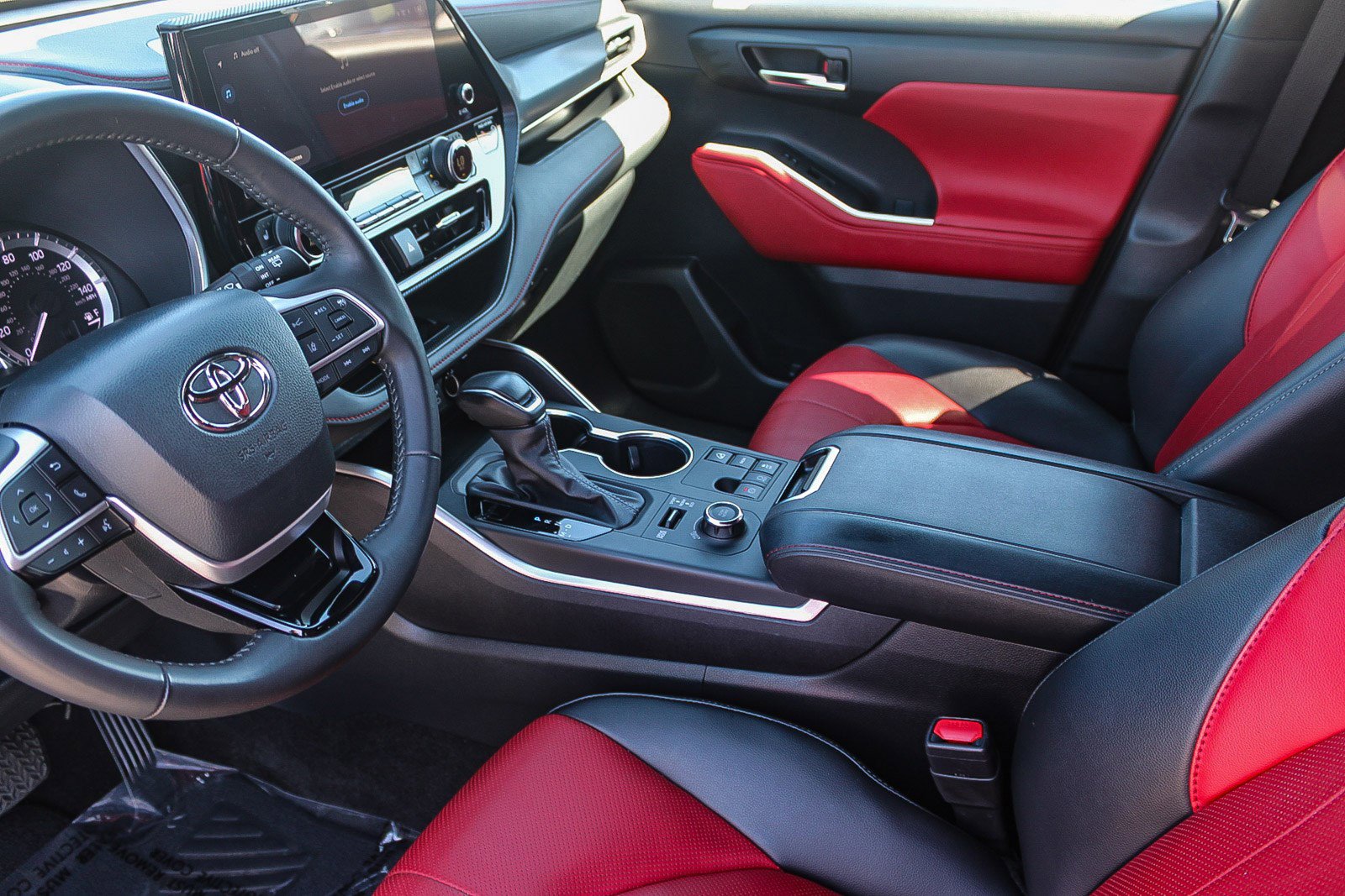 Certified 2024 Toyota Highlander XSE image 18