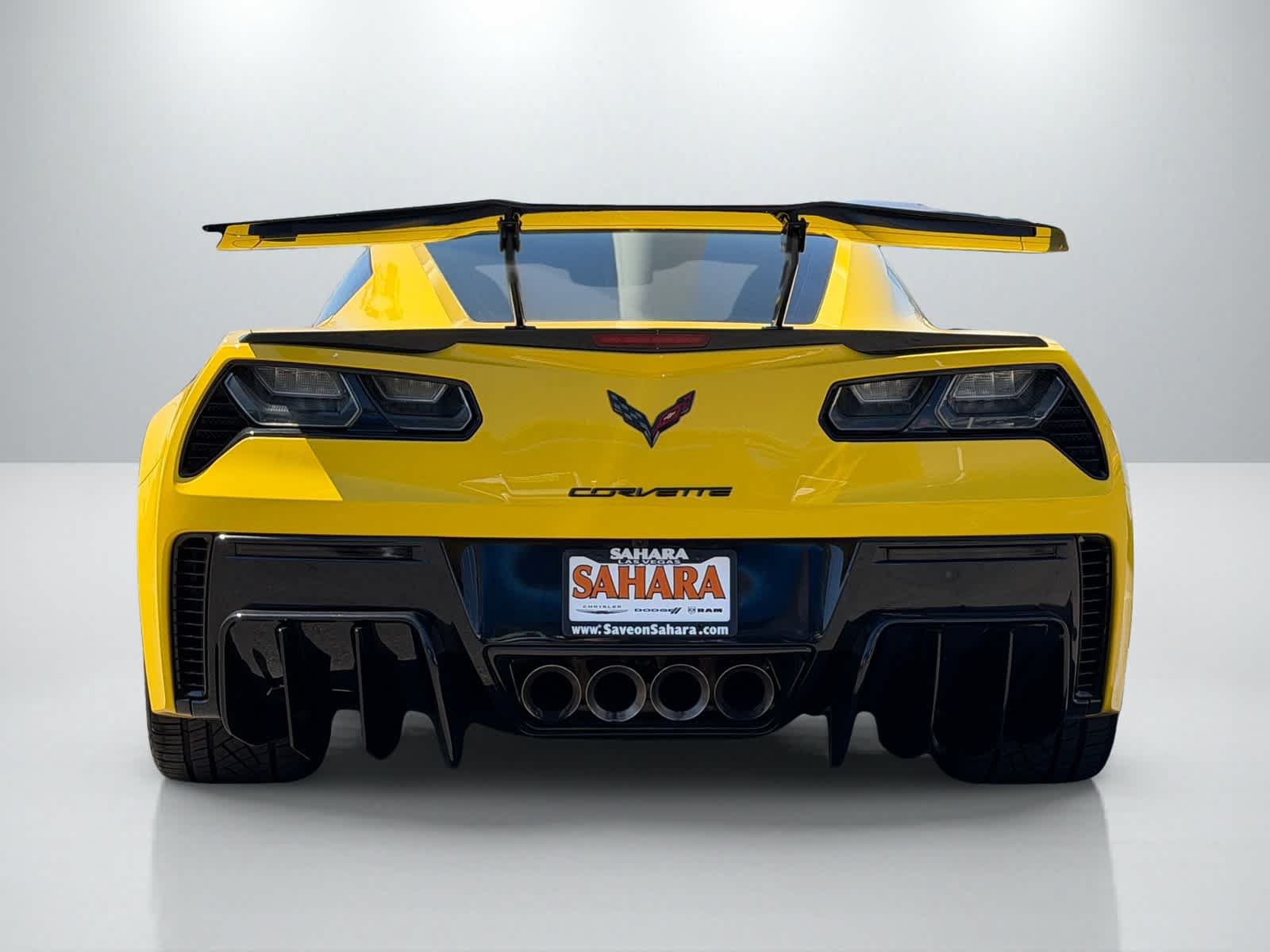Used 2018 Chevrolet Corvette Z06 RWD image 5