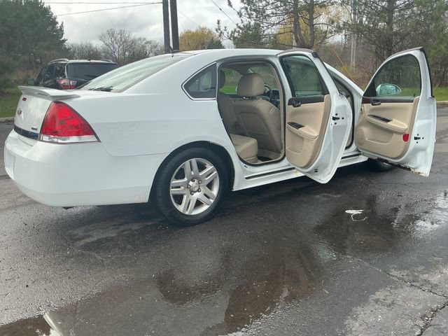 Used 2011 Chevrolet Impala LT w/ Luxury Edition Package image 34