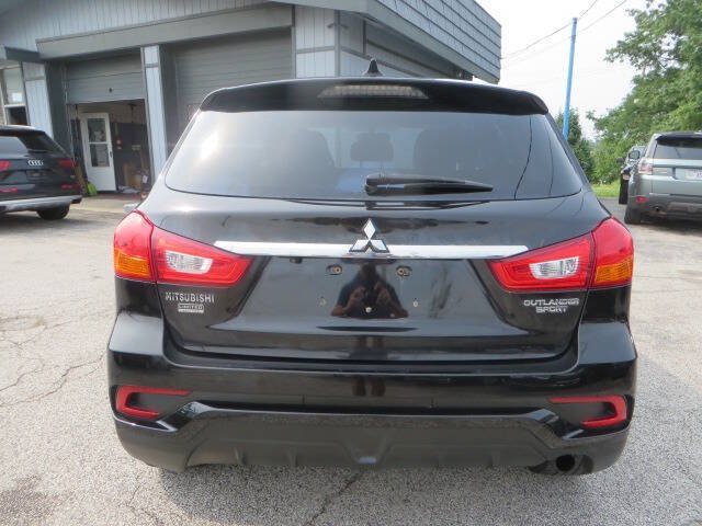 Used 2018 Mitsubishi Outlander Sport ES AWD/4WD image 3
