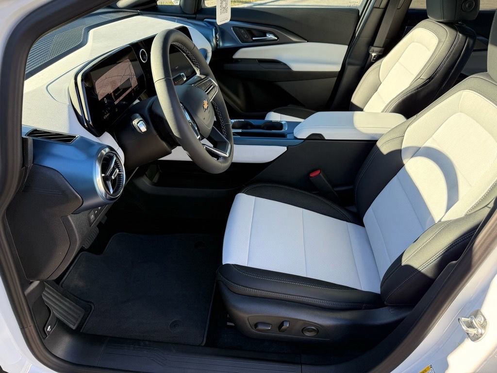 New 2026 Chevrolet Equinox EV LT image 5