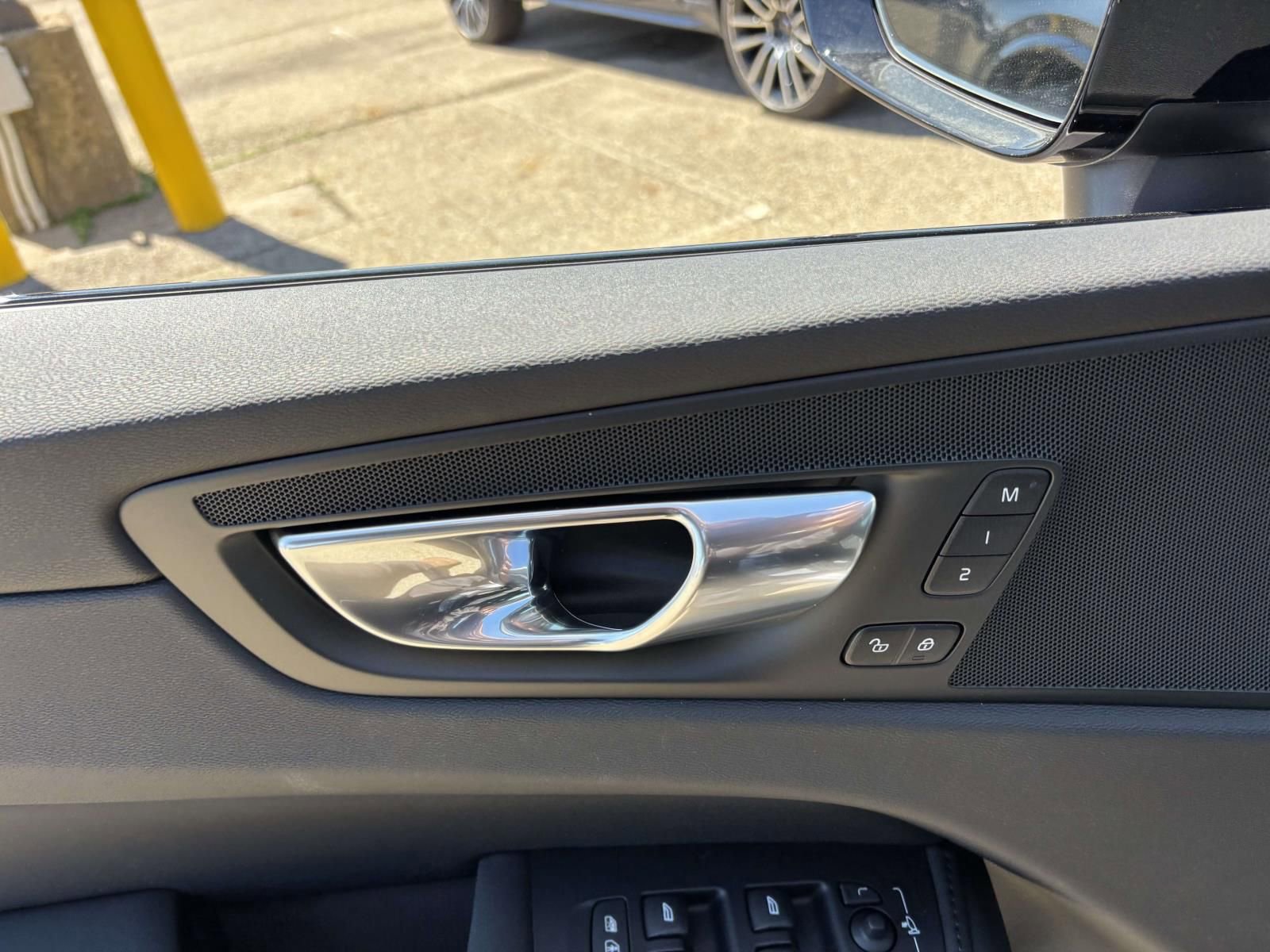 New 2026 Volvo XC60 B5 Plus AWD/4WD image 12