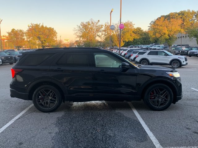 Certified 2025 Ford Explorer ST AWD/4WD image 4