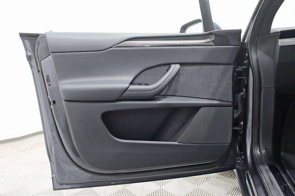 Used 2022 Tesla Model X image 33