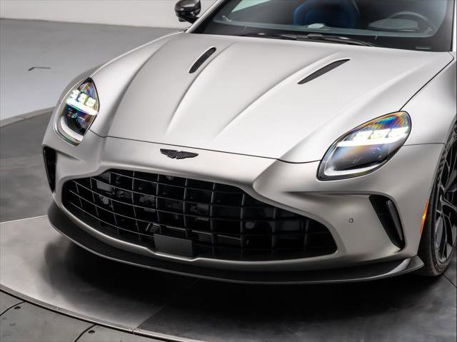 Used 2025 Aston Martin V8 Vantage Coupe image 16