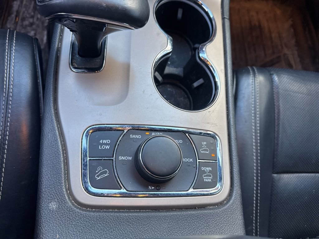 Used 2015 Jeep Grand Cherokee Overland image 35