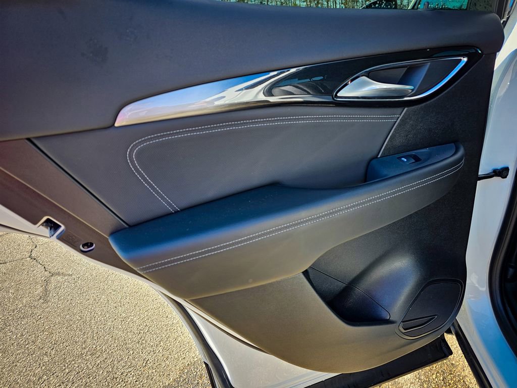 Certified 2025 Buick Envision Preferred image 31