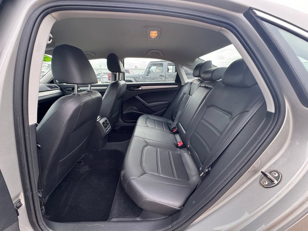 Used 2014 Volkswagen Passat 1.8T SE FWD image 21