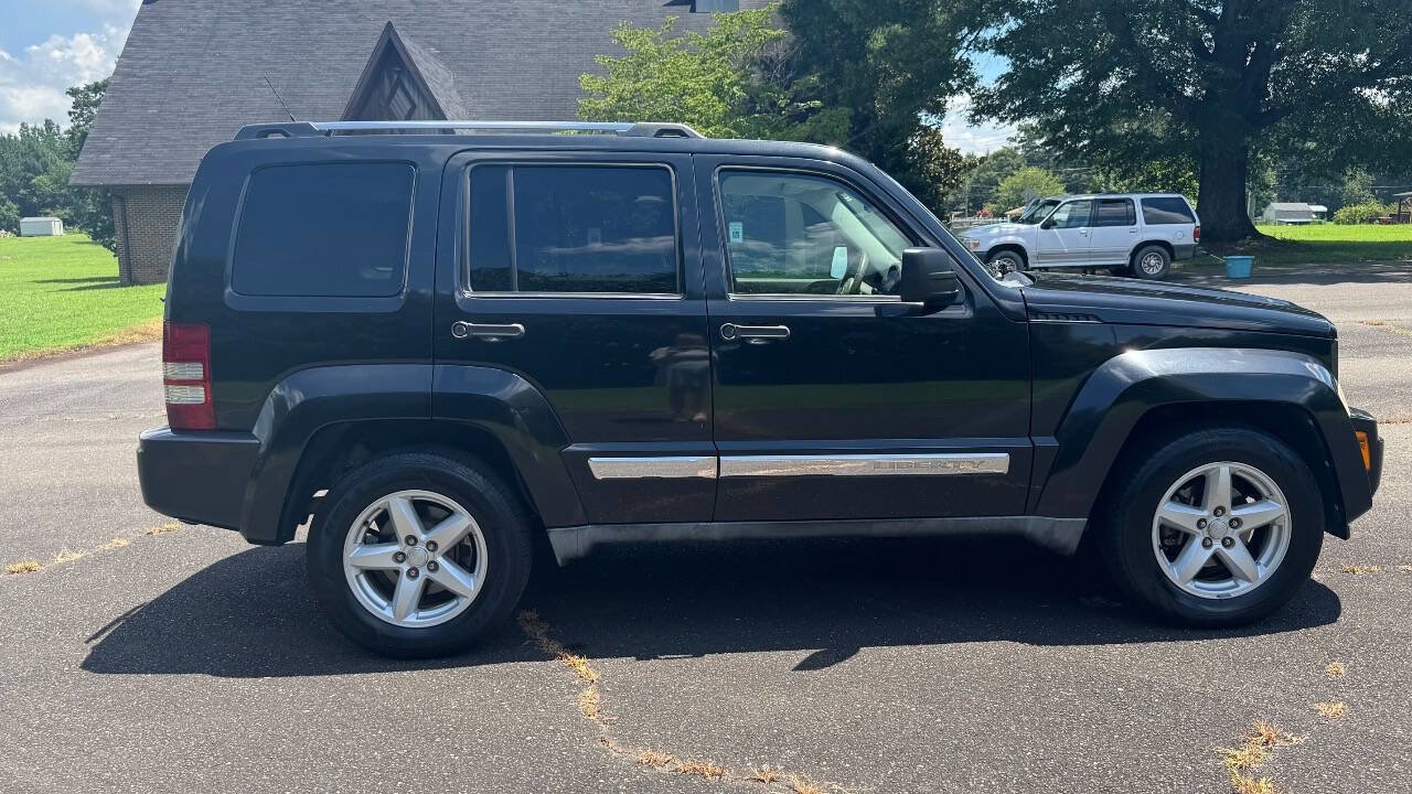 Used 2011 Jeep Liberty Limited image 9