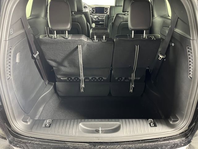 New 2026 Chrysler Voyager LX image 10