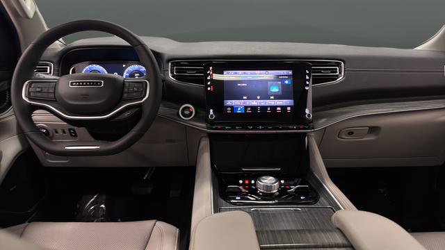 Used 2023 Jeep Wagoneer L Series III w/ Premium Group I image 11