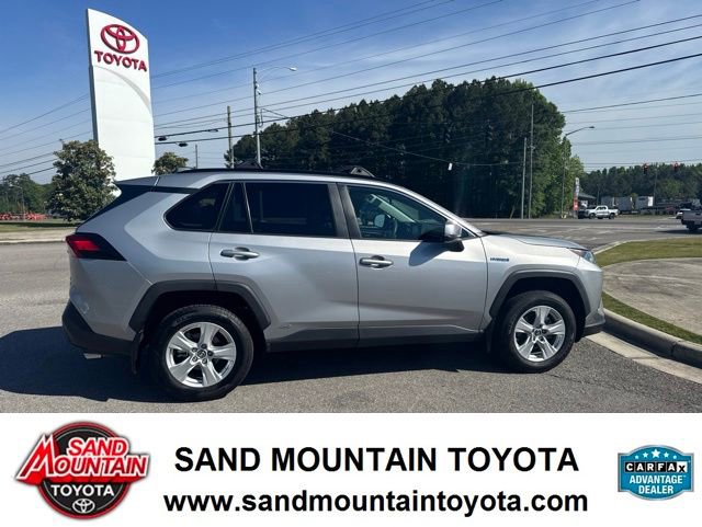 Used 2019 Toyota RAV4 LE AWD/4WD image 2