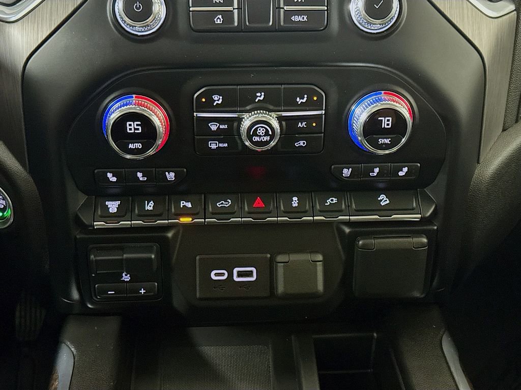 Used 2022 GMC Sierra 3500 Denali w/ Denali Ultimate Package image 15