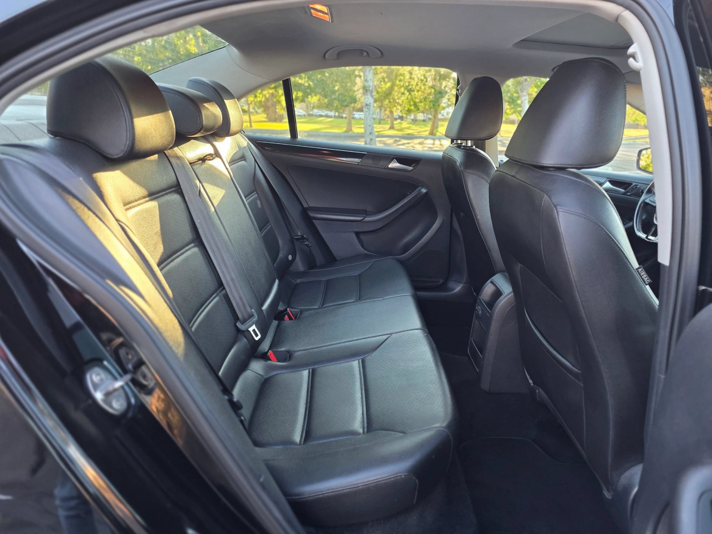 Used 2017 Volkswagen Jetta SEL FWD image 13
