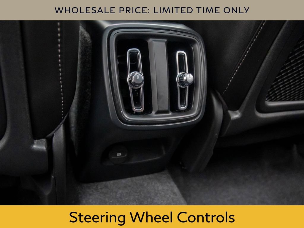 Used 2025 Volvo XC40 B5 Plus image 18