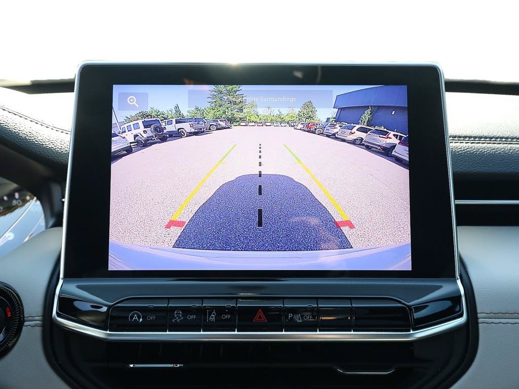 Used 2025 Jeep Compass Limited w/ Sun & Sound Group AWD/4WD image 18