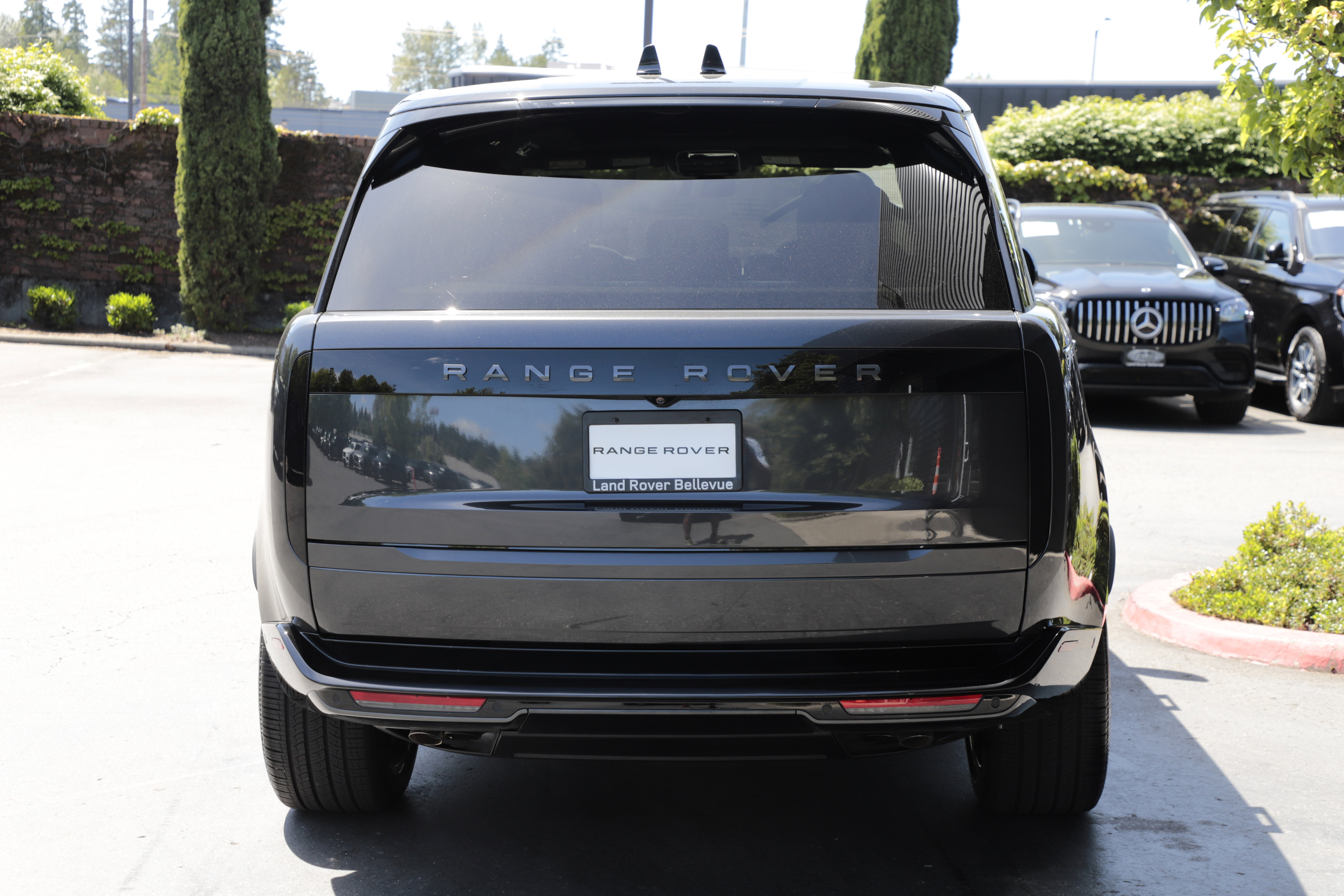 New 2026 Land Rover Range Rover Long Wheelbase SE AWD/4WD image 5