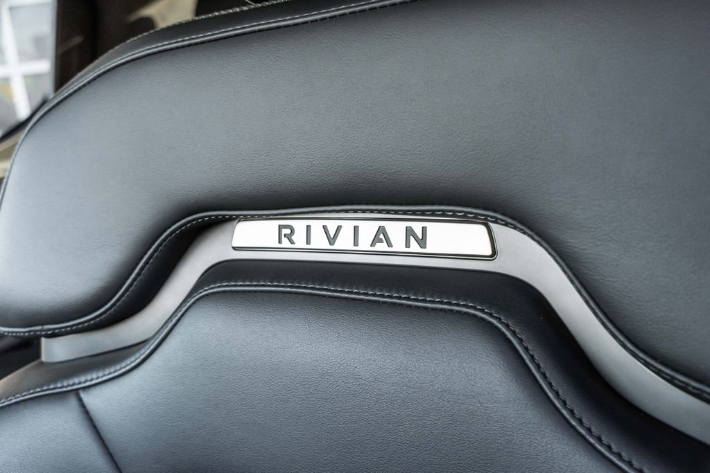 Used 2022 Rivian R1T Launch Edition image 8