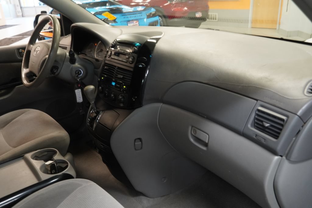 Used 2004 Toyota Sienna FWD image 23