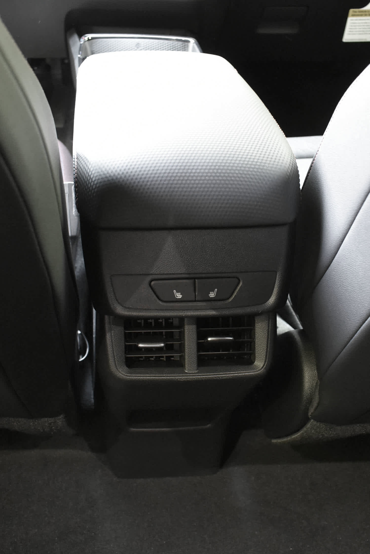 New 2026 Chevrolet Equinox RS w/ Convenience Package III AWD/4WD image 8