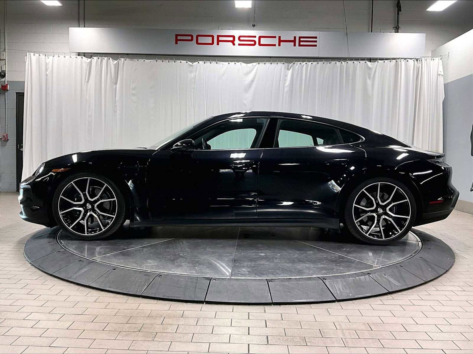 Used 2025 Porsche Taycan image 2
