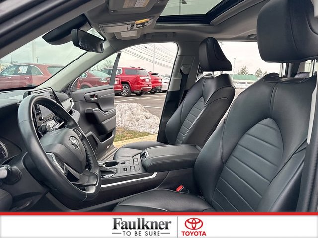 Used 2022 Toyota Highlander XLE image 10
