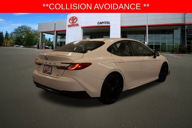 Used 2025 Toyota Camry SE image 5