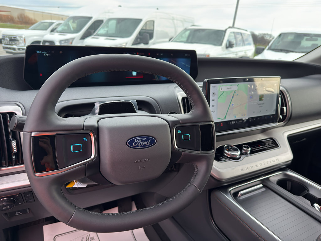 New 2025 Ford Expedition Active image 9