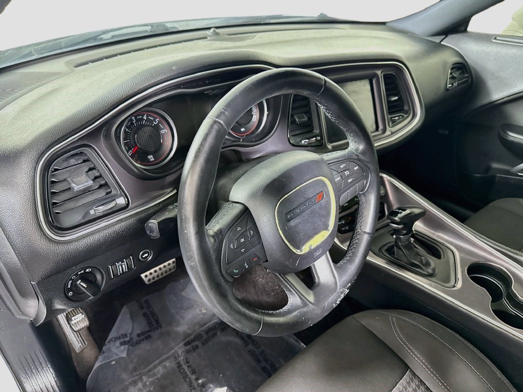 Used 2017 Dodge Challenger SXT w/ Driver Convenience Group RWD image 21