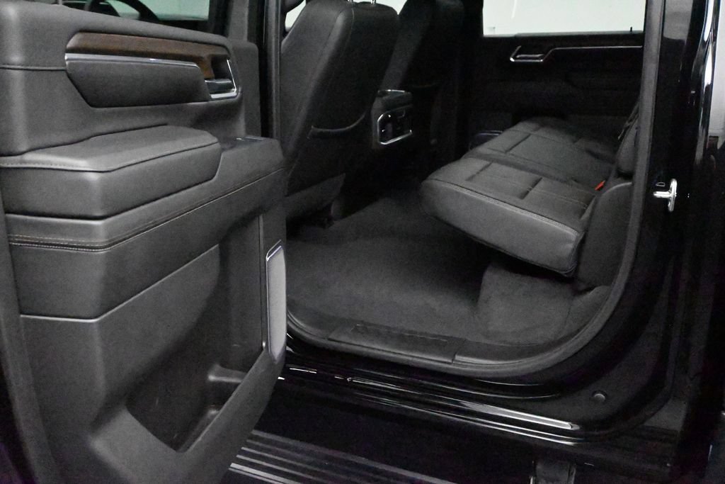 Used 2024 Chevrolet Silverado 2500 High Country w/ High Country Premium Package AWD/4WD image 11