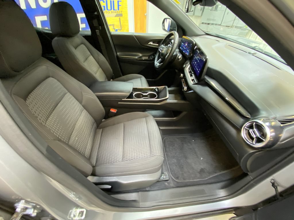 Used 2025 Chevrolet Equinox LT AWD/4WD image 26