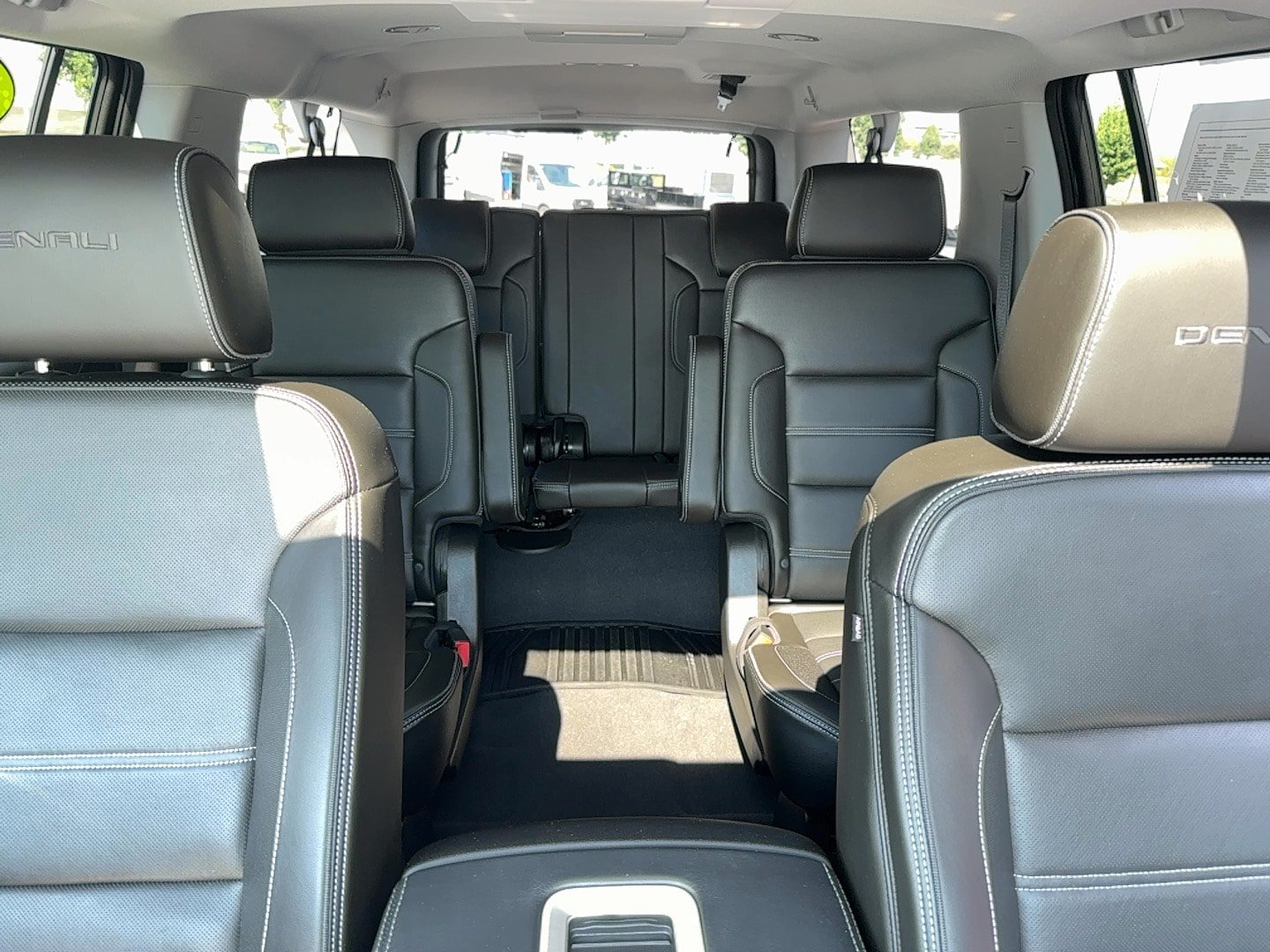 Used 2019 GMC Yukon XL Denali w/ Open Road Package AWD/4WD image 39