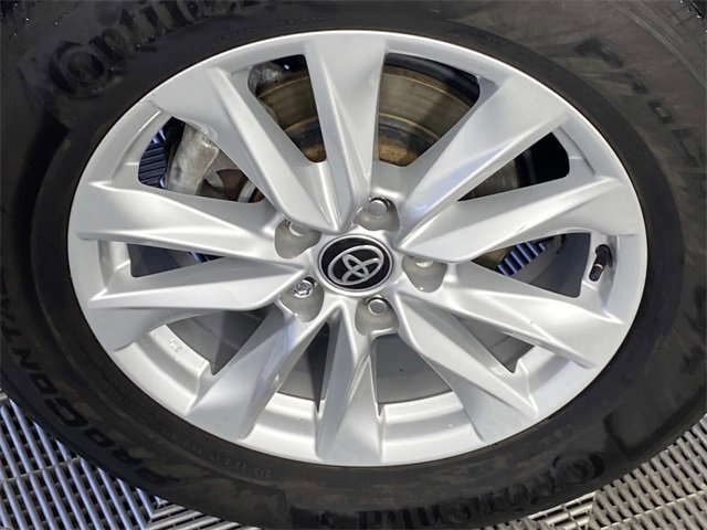 Used 2023 Toyota Corolla Cross LE w/ Moonroof Package image 29