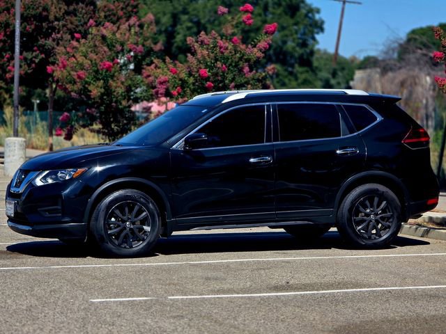 Used 2020 Nissan Rogue SV image 8