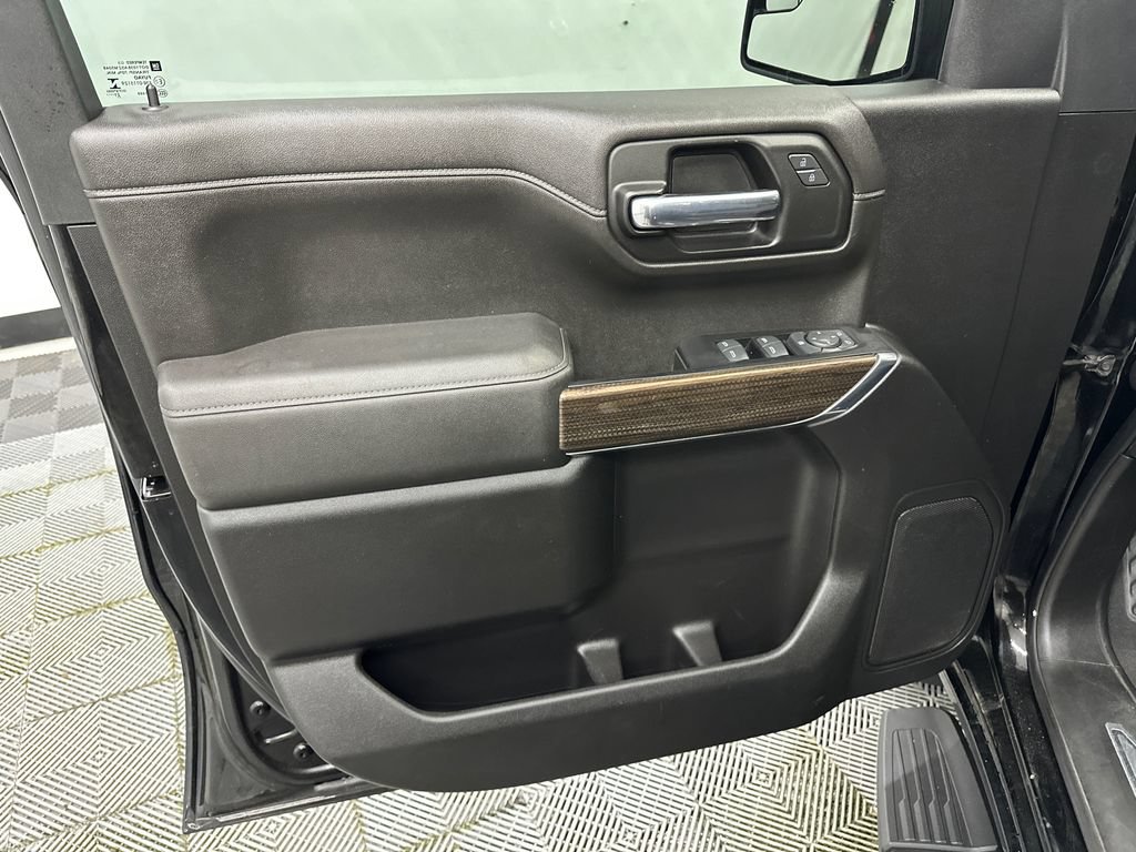 Used 2021 Chevrolet Silverado 1500 LT Trail Boss w/ Bed Protection Package AWD/4WD image 11