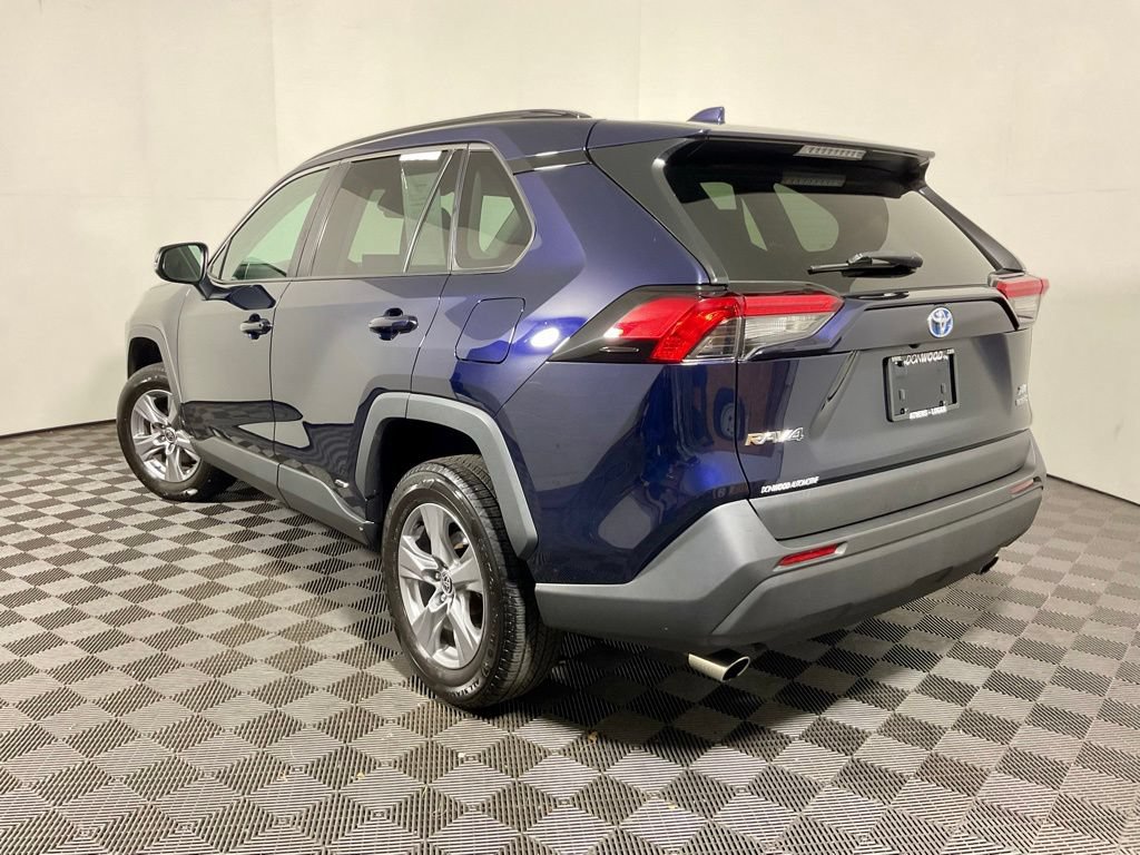 Used 2022 Toyota RAV4 XLE AWD/4WD image 11