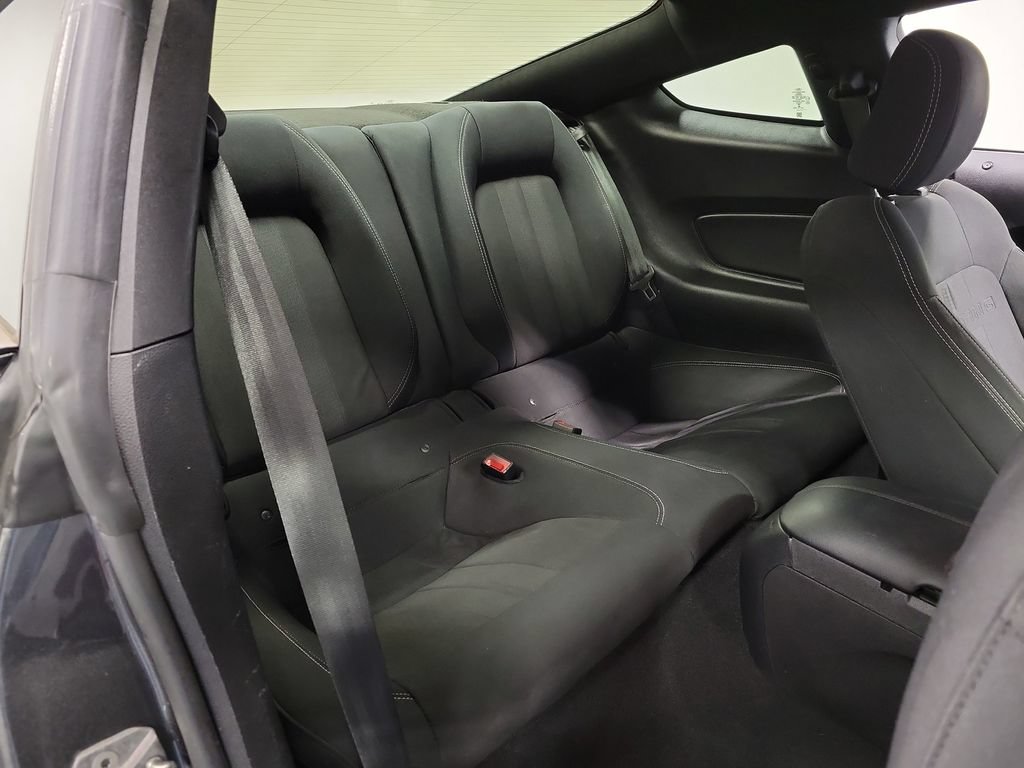 Used 2019 Ford Mustang Coupe RWD image 24