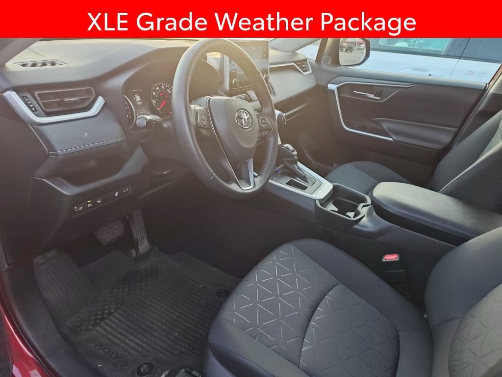 Used 2021 Toyota RAV4 XLE w/ Convenience Package FWD image 7