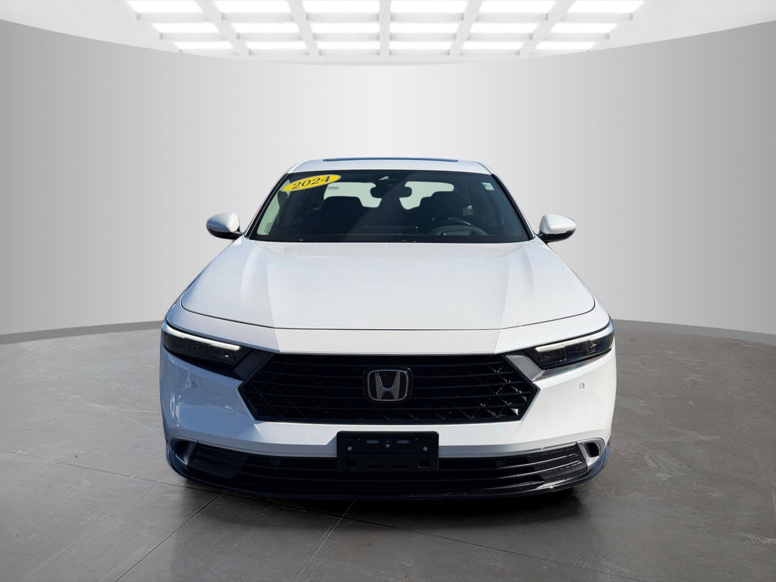 Used 2024 Honda Accord Touring image 2