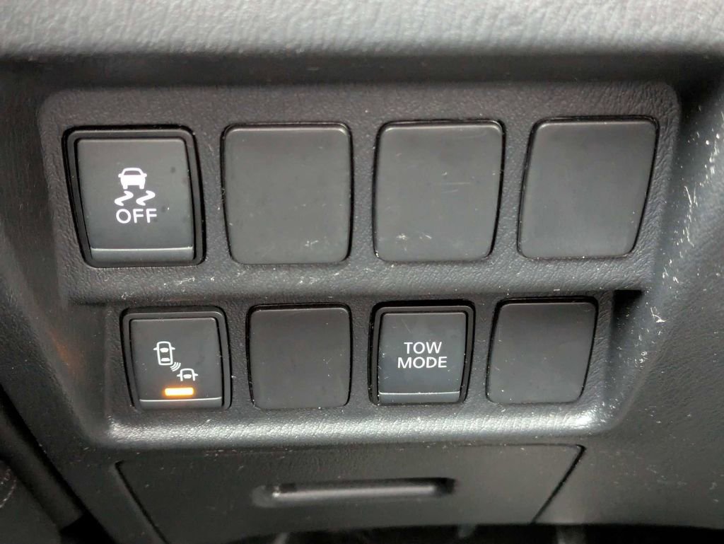 Used 2020 Nissan Pathfinder SV FWD image 33